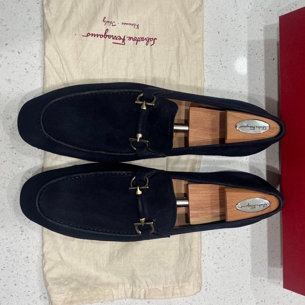Men's Ferragamo Nilo Loafer – Royal Suede Navy